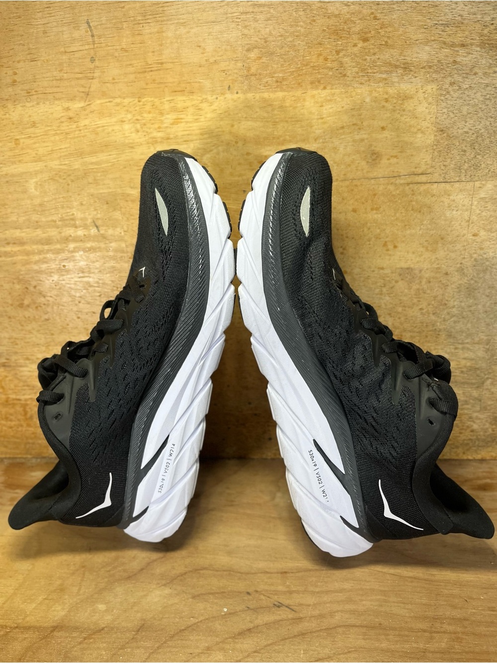 Hoka One One Clifton 8 REFLECTIVE Womens Sz 8 Running Shoes Sneakers Black White - Picture 7 of 13